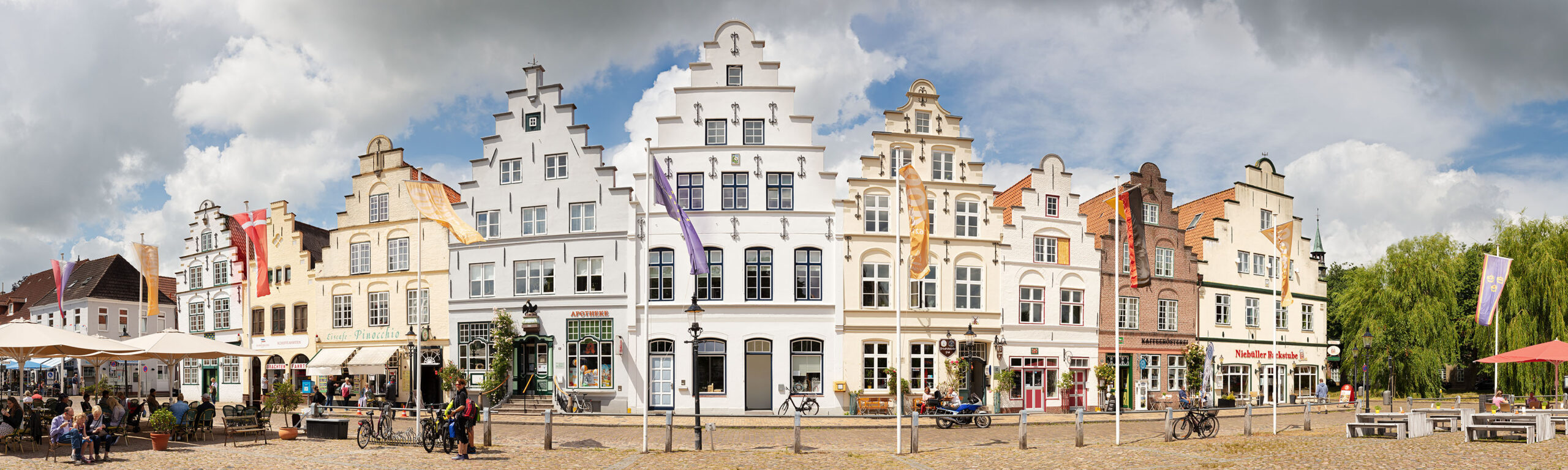 Giebelhäuser, Altstadt, Marktplatz, Friedrichstadt, Nordfriesland, Schleswig-Holstein, Deutschland Giebelhäuser, Altstadt, Marktplatz, Friedrichstadt, Nordfriesland, Schleswig-Holstein, Deutschland